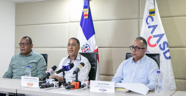 funcionarios dando las declaraciones sobres las tuberias de la 27