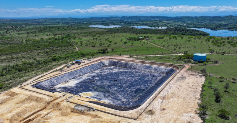 avanza en la construcción de los canales laterales del canal principal que depende de la presa de Maguaca,