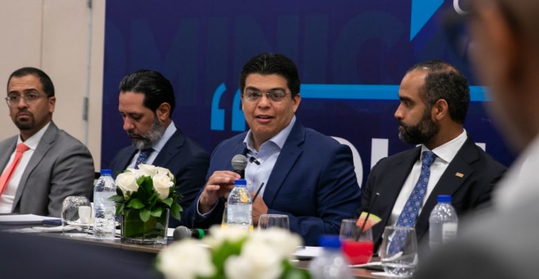 Felipe Suberví, director de CAASD, expone sobre el costo del agua potable en el Gran Santo Domingo durante el encuentro de Codessd.