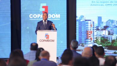 El director INTRANT, Milton Morrison, expone en el congreso de COPARDOM.