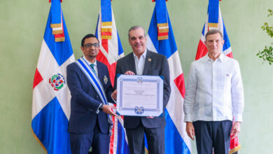 embajador habló durante el acto en el que fue condecorado