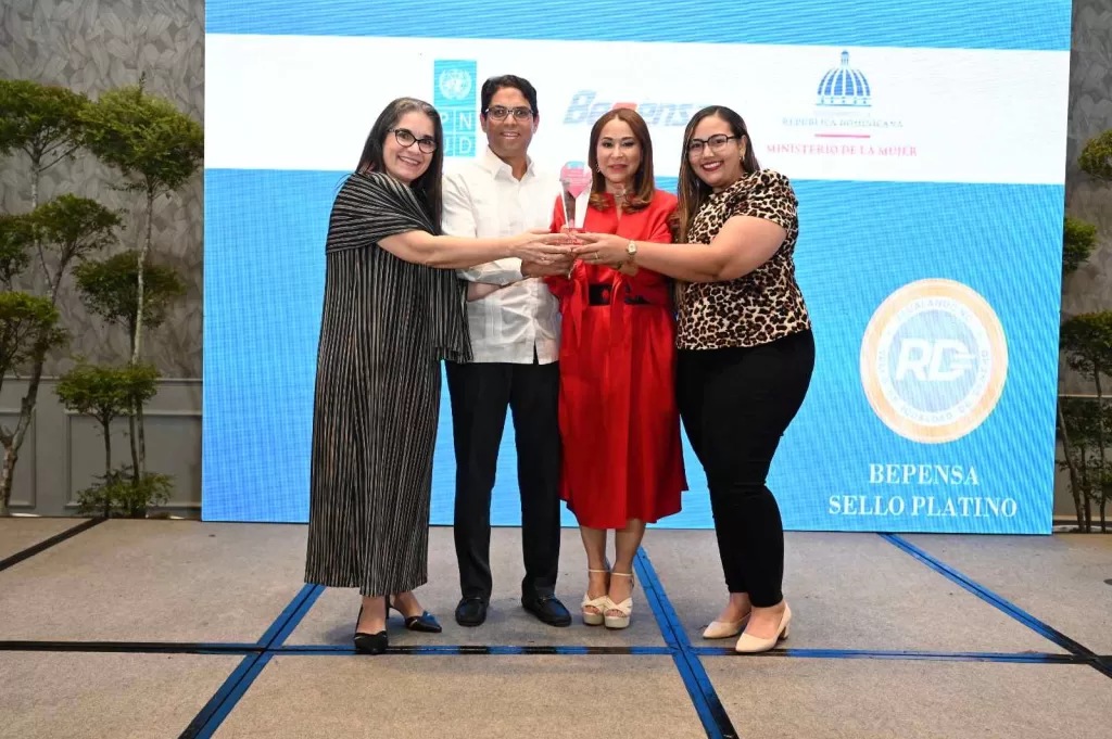 Ministerio de la Mujer y el PNUD entregan reconocimiento a Bepensa por sus prácticas de igualdad de género