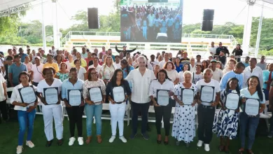 Luis Abinader hizo entrega de 394 nuevos títulos de propiedad