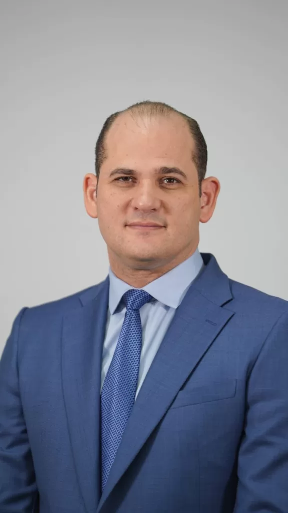 Adolfo Pérez De León. Ingeniero industrial y dirigente nacional del PRM.