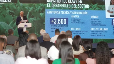 El presidente Luis Abinader destaca el impacto del tabaco dominicano en la economía nacional durante LA Semanal con la Prensa.