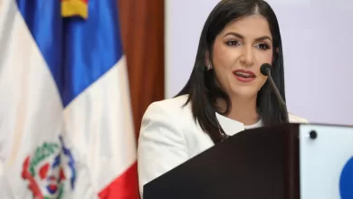La directora ejecutiva de ProDominicana, Biviana Rivero, durante el anuncio de participación en la feria TIC 2025.