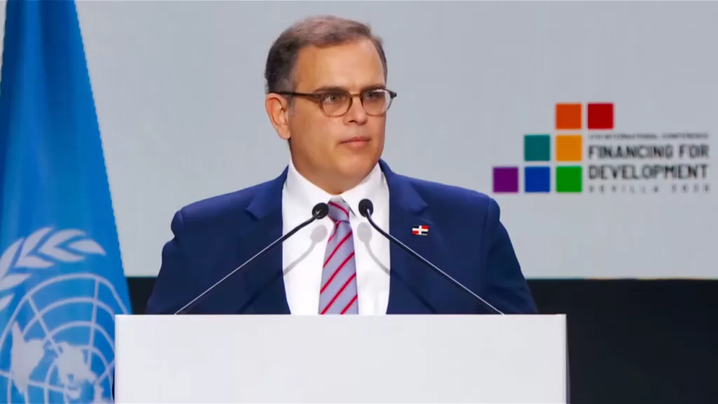 "Jochi Vicente en la FFD4 llama a reformar la arquitectura financiera internacional para favorecer a países en desarrollo"