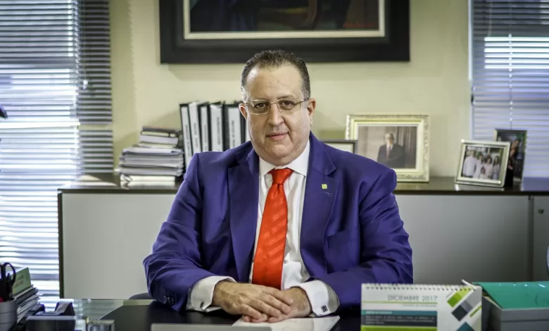 Magín J. Díaz, nuevo ministro de Hacienda, durante su juramentación oficial en el Palacio Nacional