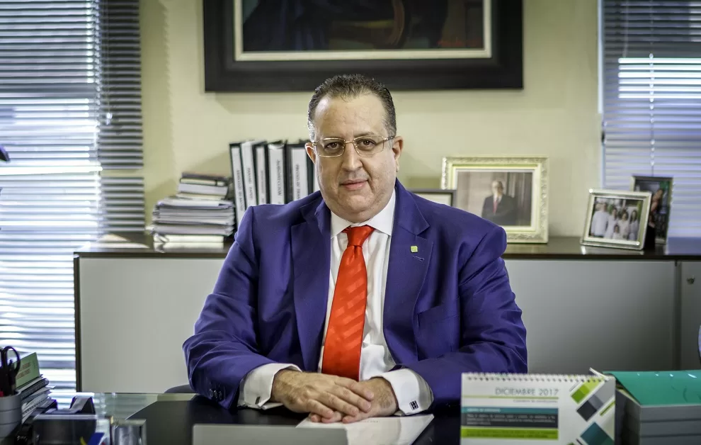 Magín J. Díaz, nuevo ministro de Hacienda, durante su juramentación oficial en el Palacio Nacional