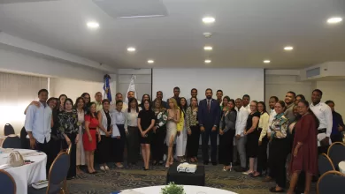Funcionarios del MESCyT durante el Taller de Revisión de Acuerdos y Convenios 2025 en Santo Domingo