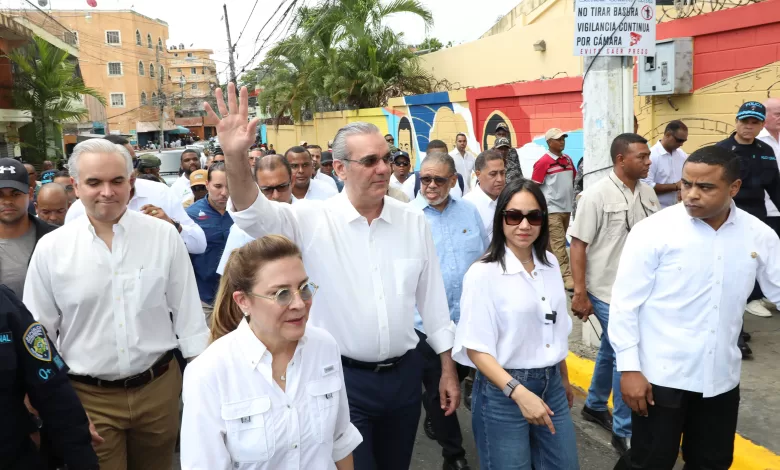 residente Luis Abinader durante su visita a Capotillo, anunciando un plan integral de transformación comunitaria