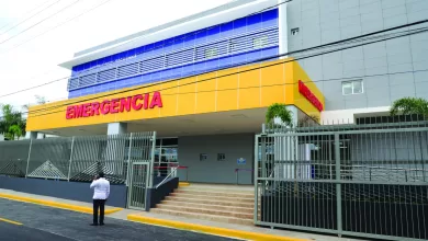 Fotografía de la fachada del Hospital Francisco Vicente Castro Sandoval en Boca Chica.