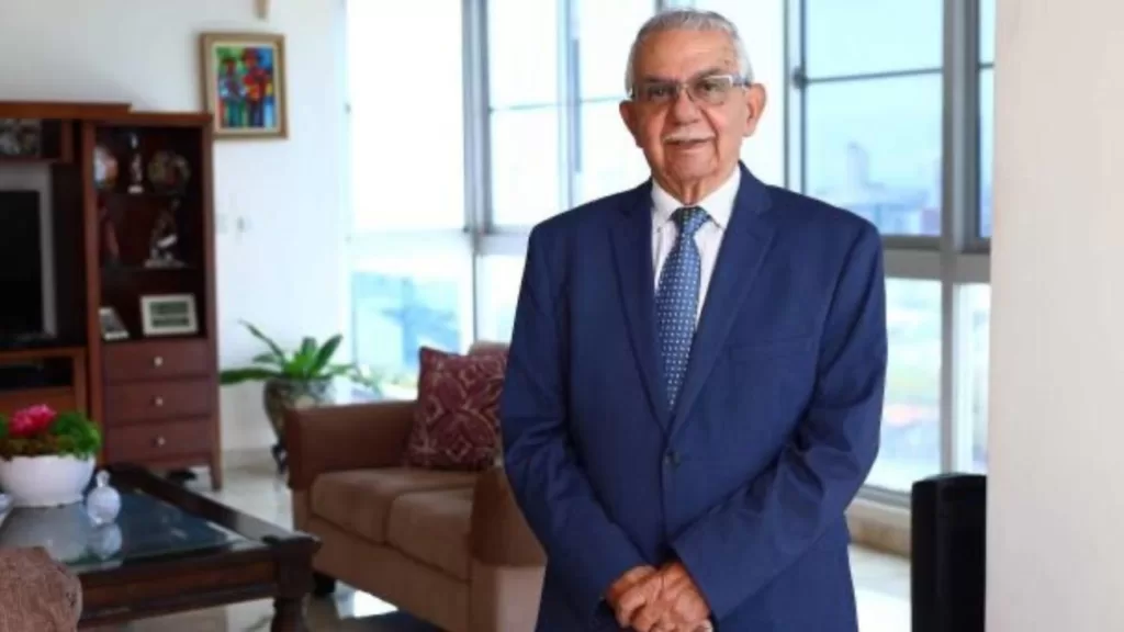 Fotografía del doctor Arismendi Díaz Santana, designado coordinador de la nueva Comisión Técnica de Senasa.