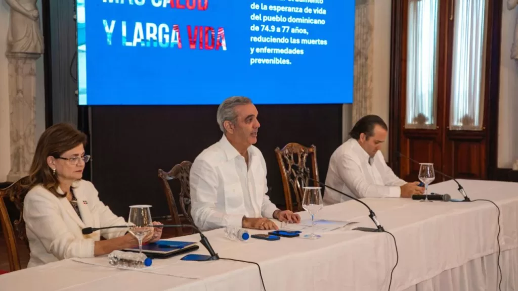 Presidente Luis Abinader y vicepresidenta Raquel Peña presidiendo el Consejo de Ministros extendido en el Palacio Nacional.