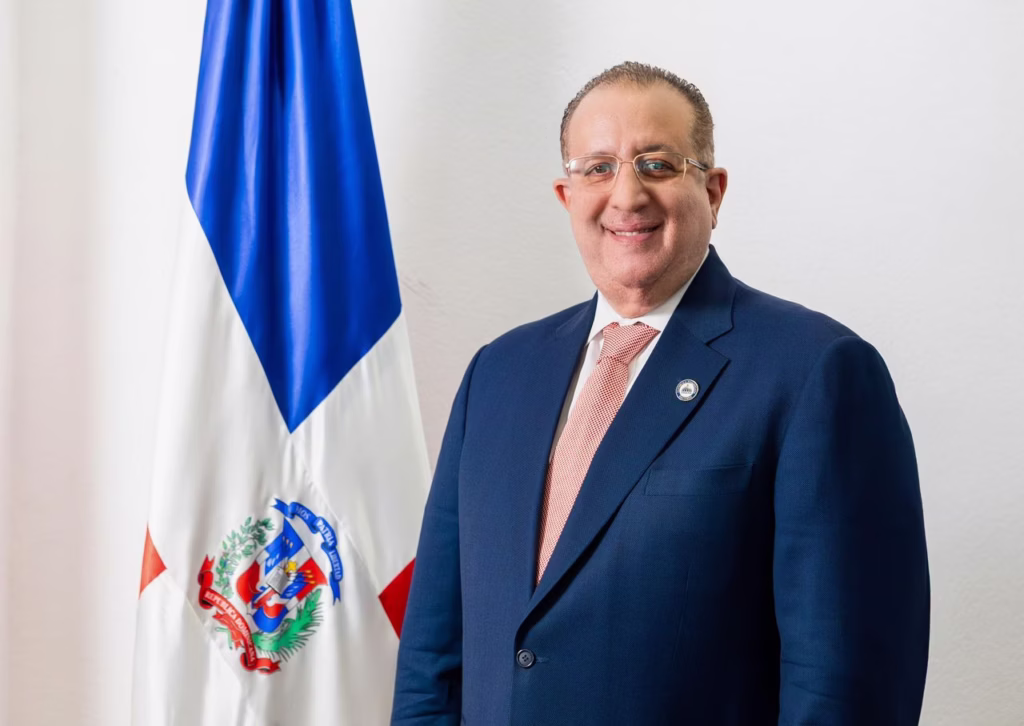 ministro de Hacienda y Economía, Magín Díaz,